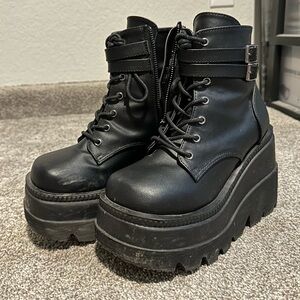 Demonia Shaker 52 Boots Women’s Size 7